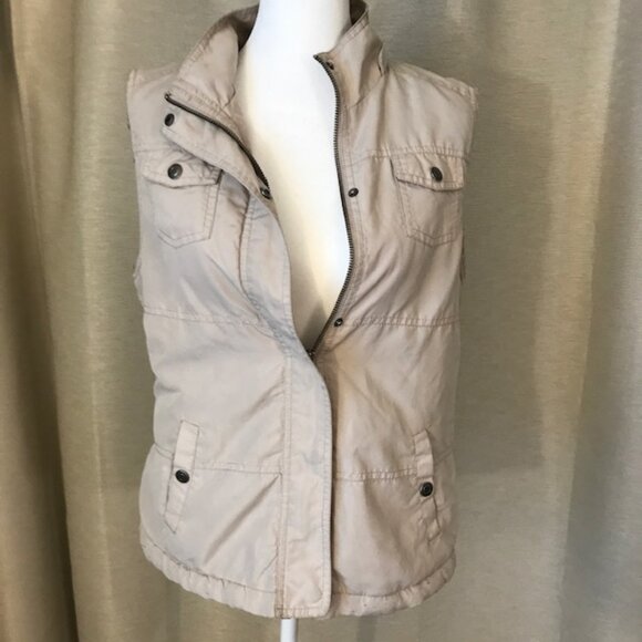 Cozy Vest for Autumn with Detachable Hood - Picture 2 of 2